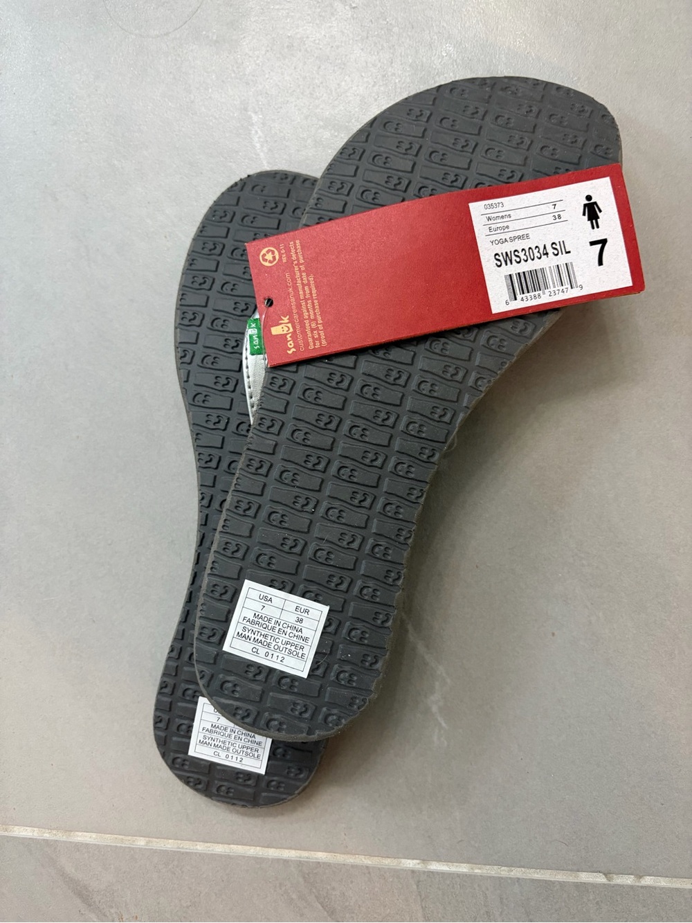 NWT Sanuk Yoga Spree Flip Flops Silver 7 - Picture 2 of 2